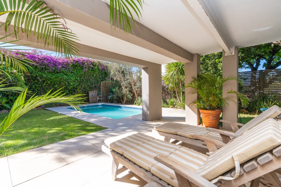 4 Bedroom Property for Sale in Fresnaye Western Cape